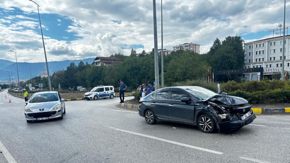 Safranbolu'da trafik kazası 4 kişi yaralandı