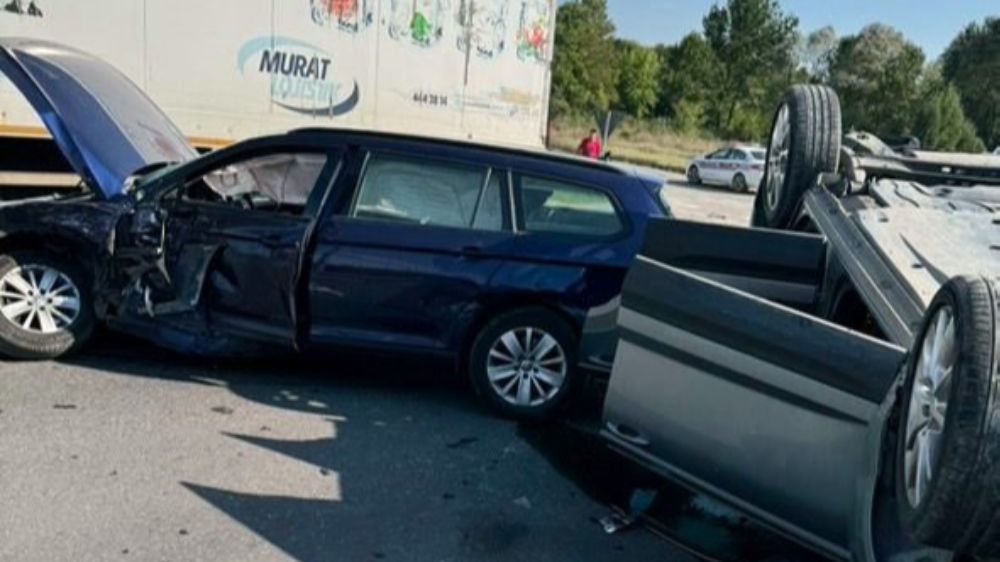 Sakarya'da trafik kazası 8 kişi yaralandı