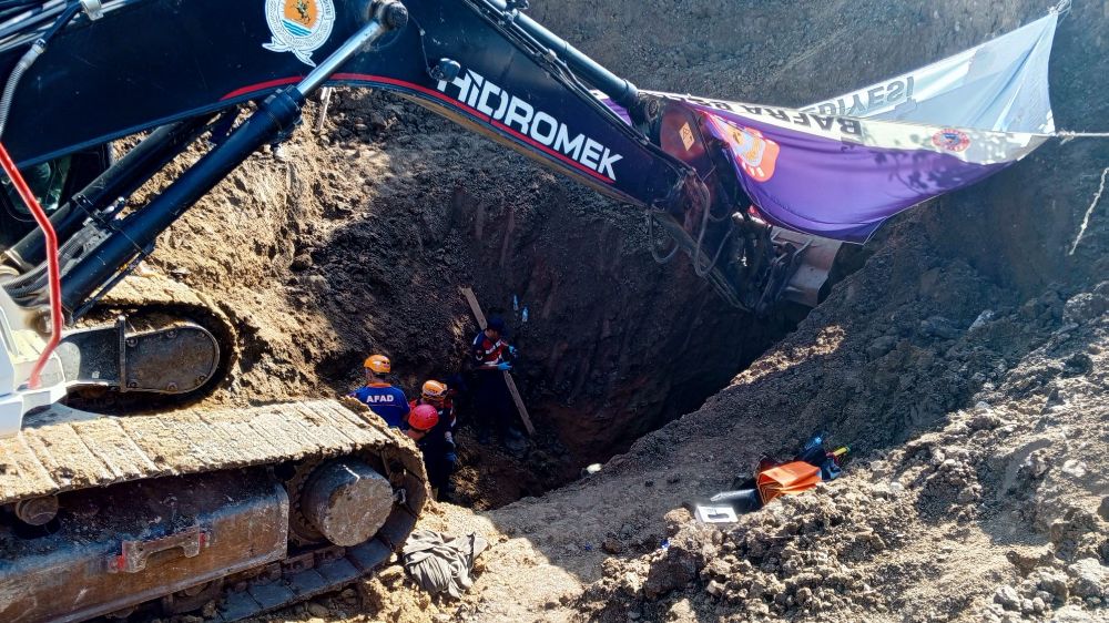 Samsun'da kuyu kazarken toprak altında kalan 2 kişiden üzen haber