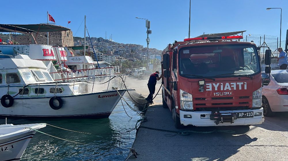 Sinop'ta teknede çıkan yangın paniğe neden oldu