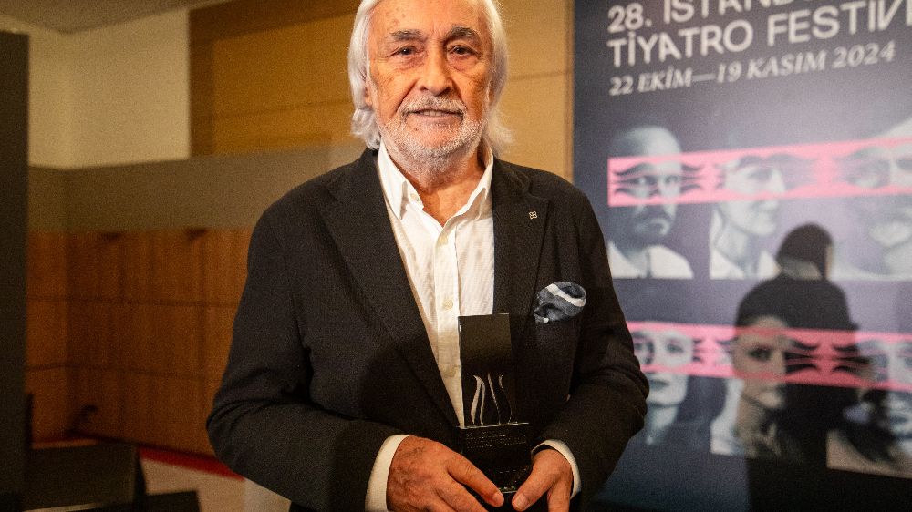 28. İstanbul Tiyatro Festivali Onur Ödülü'nün sahibi Müjdat Gezen oldu.