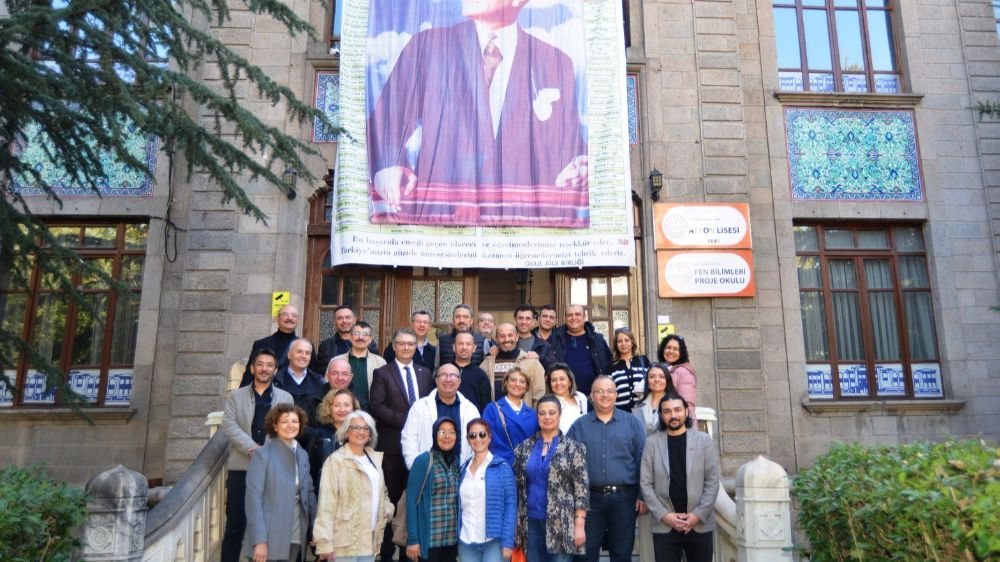 31 Yıl sonra yeniden buluşma Afyon Lisesi 1993 mezunları hatıralarını canlandırdı