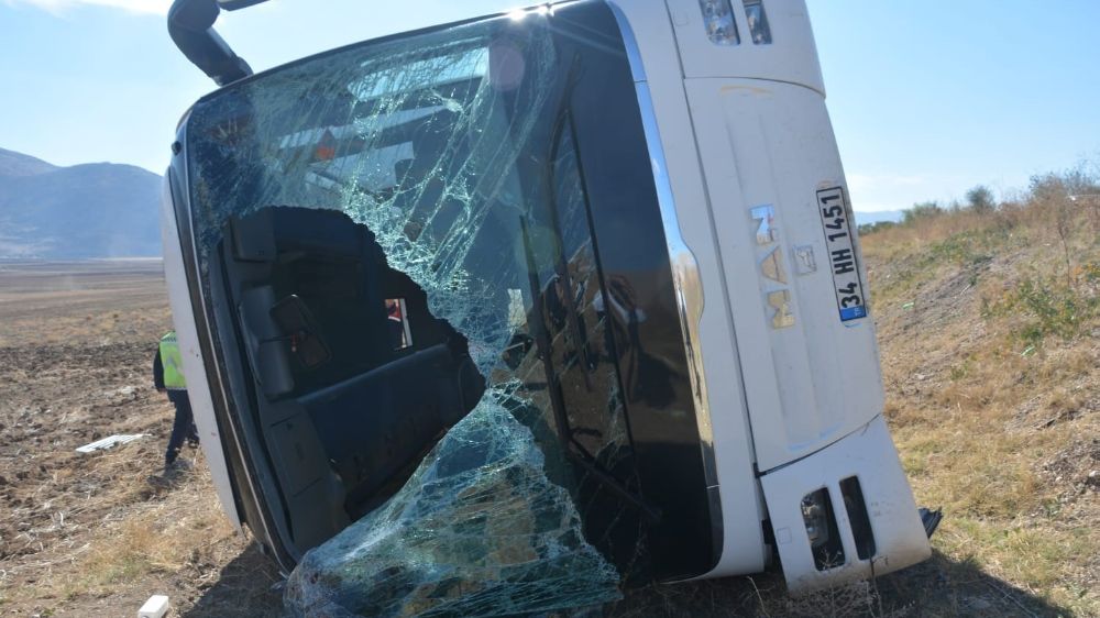 Afyon'da Japon tur otobüsü kazasında yaralanan 84 yaşındaki turist hayatını kaybetti