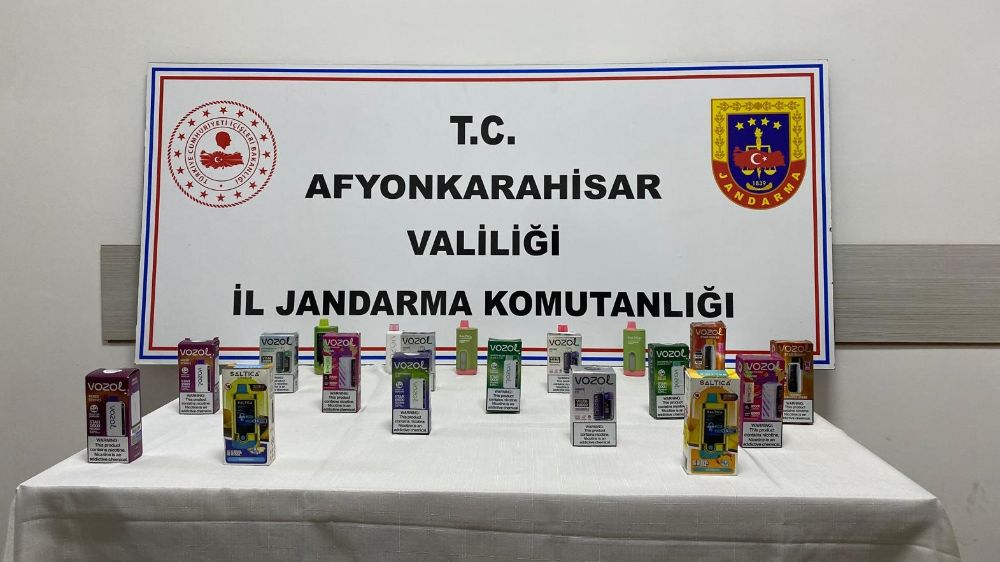 Afyonkarahisar’da jandarma ekipleri kaçak elektronik sigara ele geçirildi