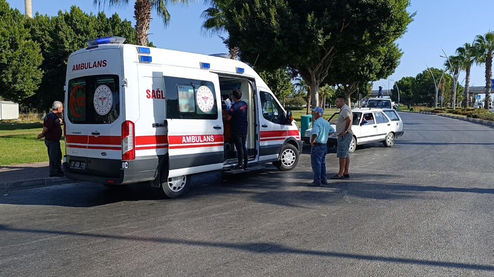 Antalya'da trafik kazası! Motosiklet sürücüsü yaralandı