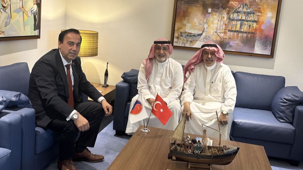  ATİK Genel Başkanı Aziz Şahin  Saudi Arabistan Cidde Belediye Başkanı Saleh Al Türki’yi ziyaret etti.