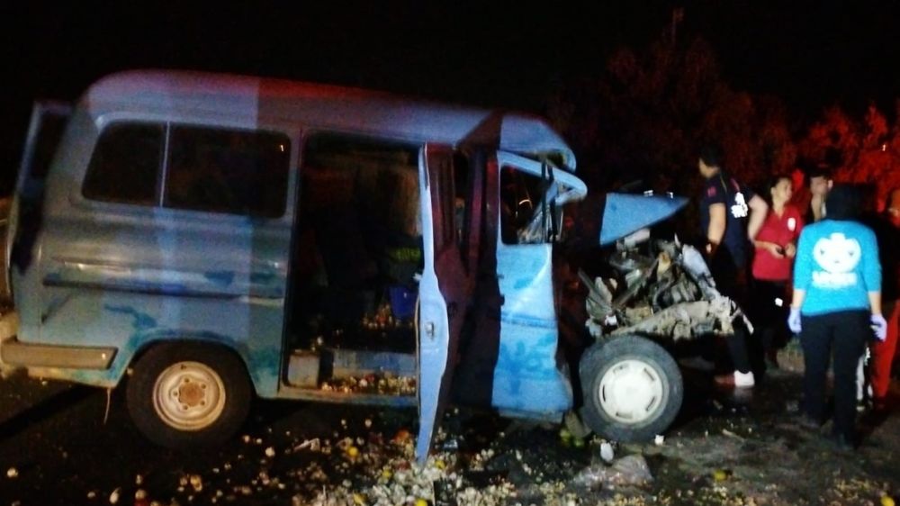 Aydın’da  minibüs ile traktörün karıştığı trafik kazası: 1 ölü, 3 yaralı