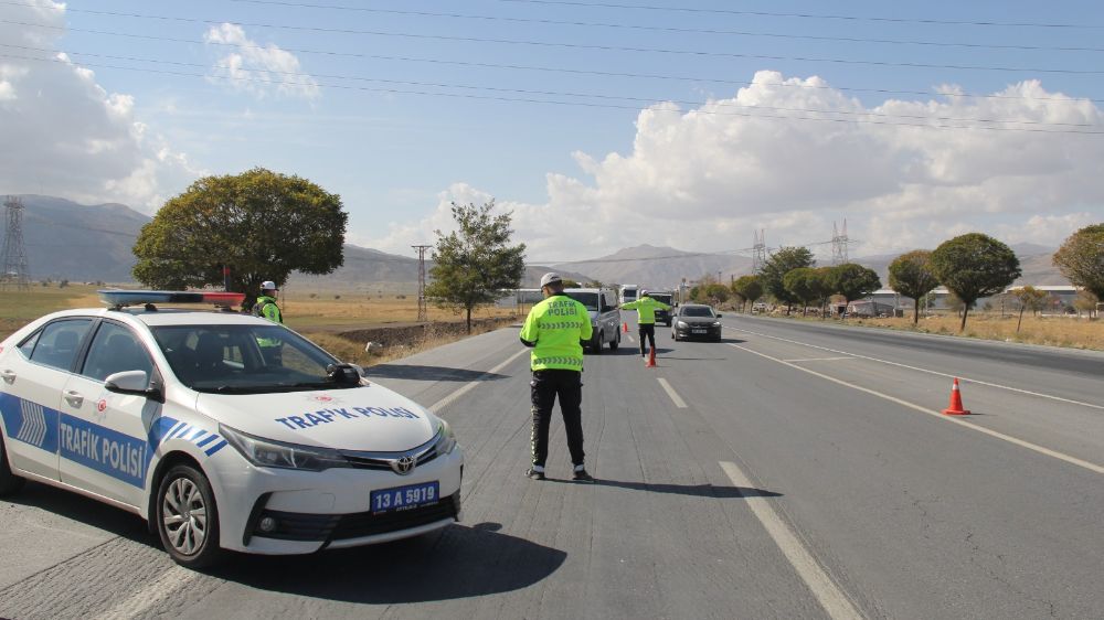 Bitlis emniyet ekiplerinden denetim