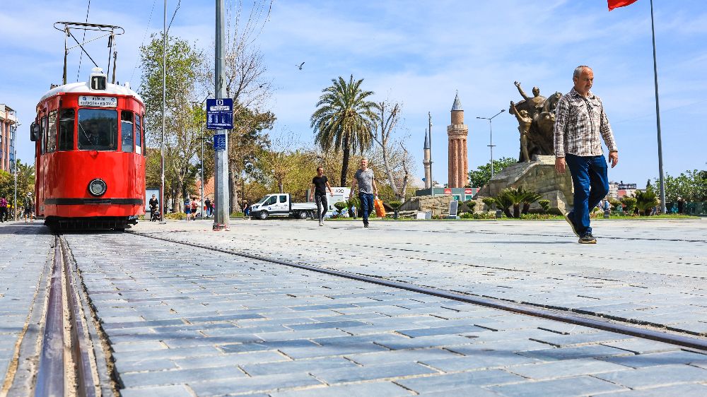 Cumhuriyet Bayramı'nda Antalya'da Toplu Ulaşım Ücretsiz!