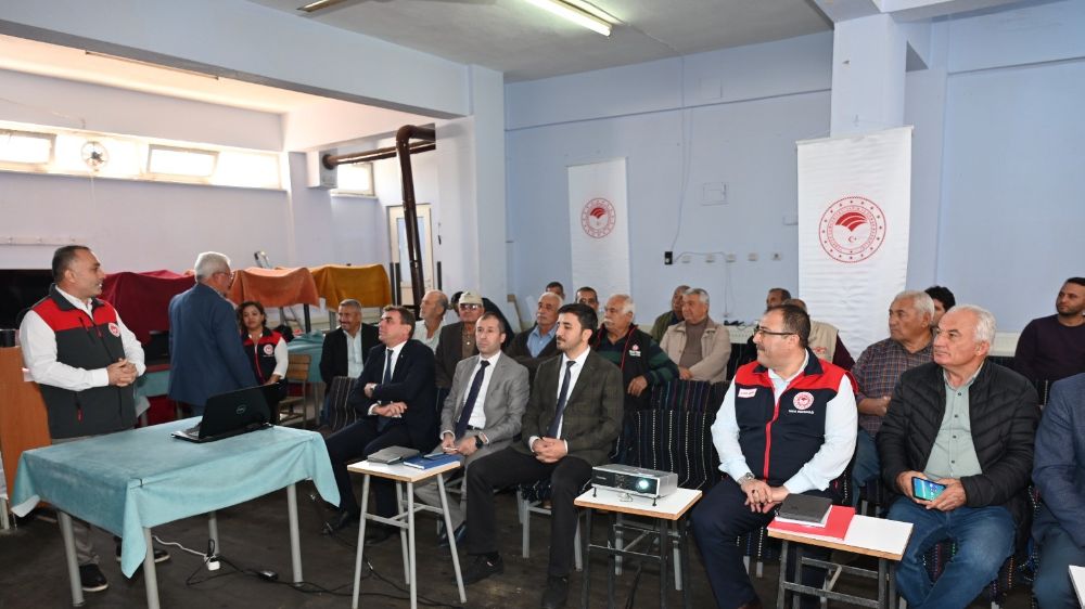 Denizli'de çiftçilerle buluşma Yeni tarımsal üretim planlaması ve destekleme modeli tanıtıldı