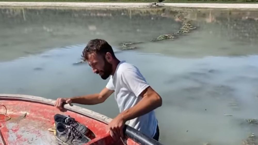 Eğirdir Gölü'nde su seviyesindeki düşüş Kayık çamura saplandı