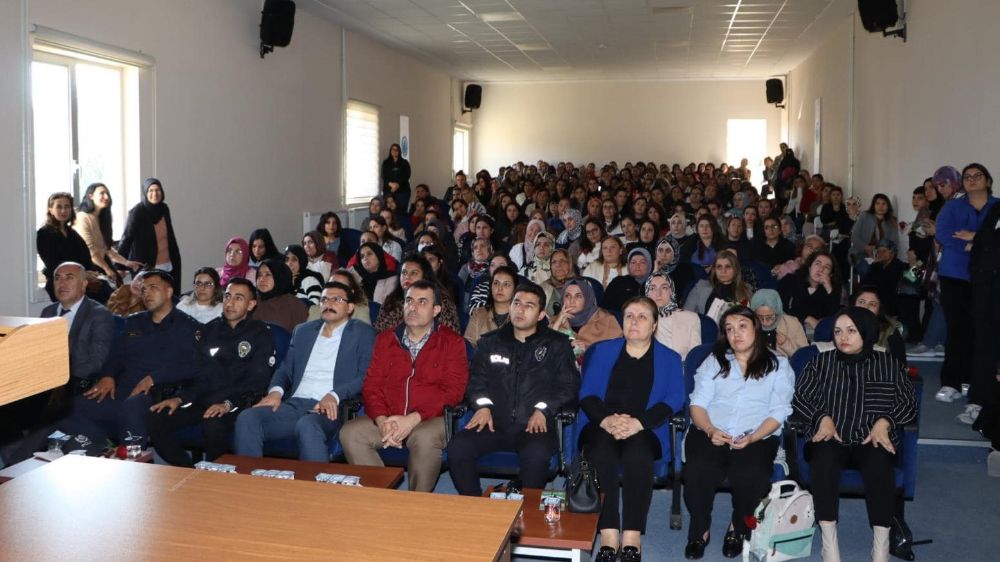 Emirdağ’da Uyuşturucu ile Mücadele Eğitimi: Öğrencilere ve Velilere Bilinçlendirme Semineri