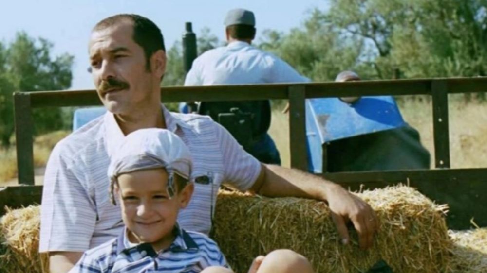 En İyi Yerli Duygusal Film Önerileri: Kalbinize Dokunacak 10 Unutulmaz Türk Filmi