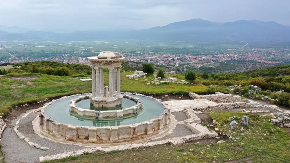 Hâlâ suyu akan iki antik çeşme, Türkiye'de sadece Burdur'da var!