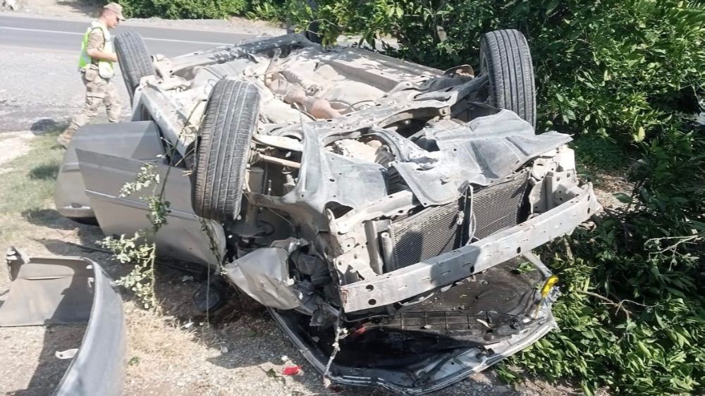 Hatay'da otomobil takla atarak narenciye bahçesine uçtu 