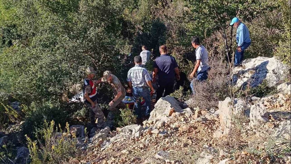 Hatay’da uçuruma devrilen patpattaki 9 kişi yaralandı, 1 kişi hayatını kaybetti.