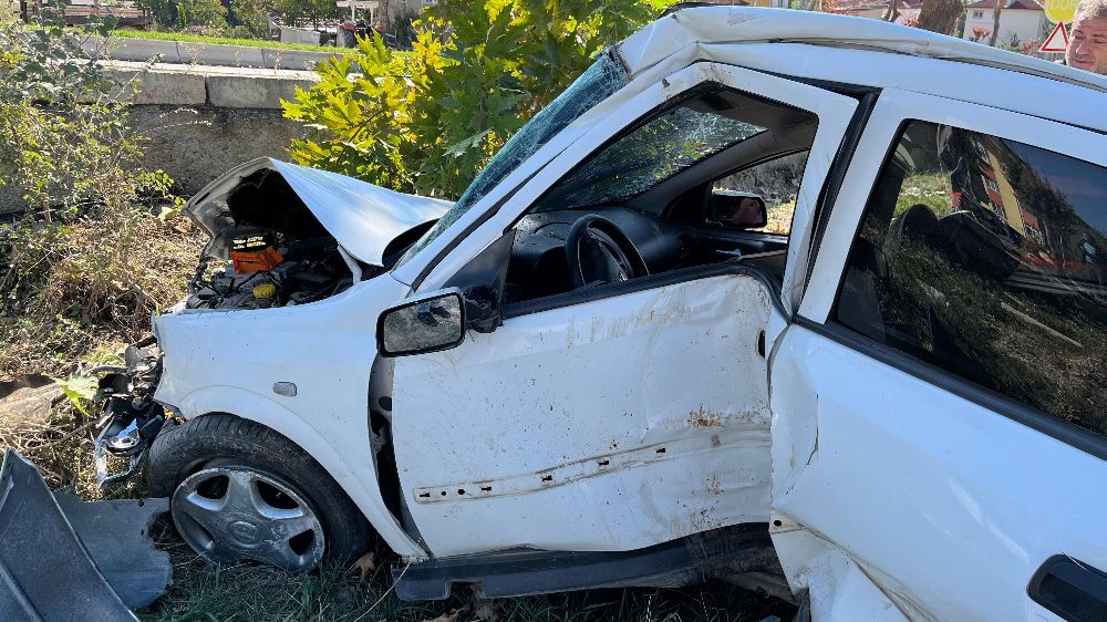 Kastamonu'da trafik kazası! Sürücü ağır yaralandı