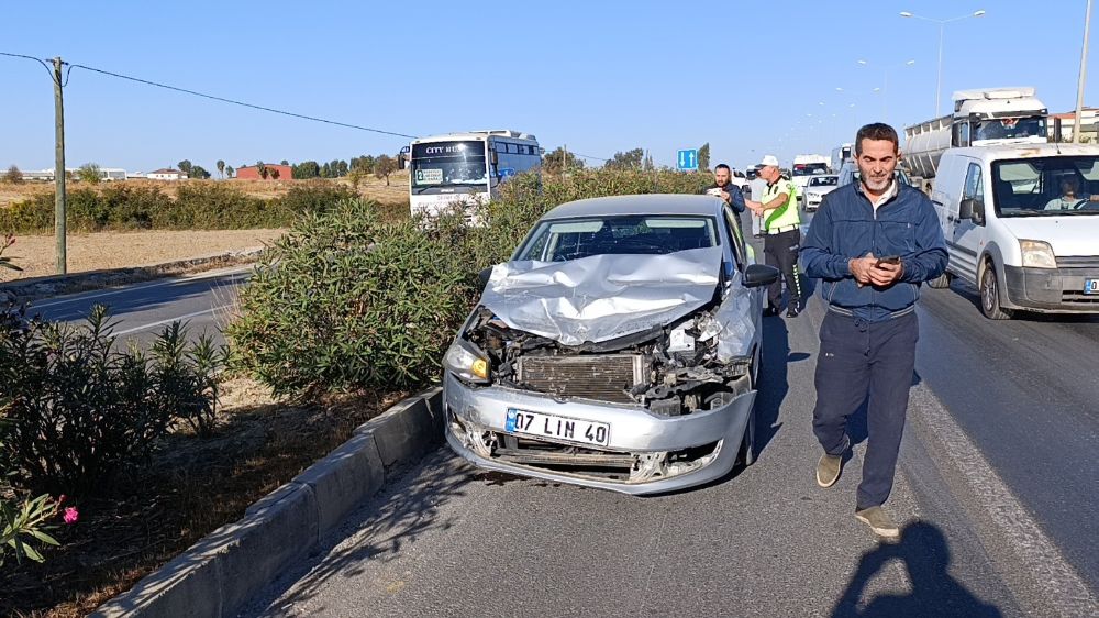 Manavgat'ta peş peşe 3 zincirleme trafik kazası: 3 Yaralı