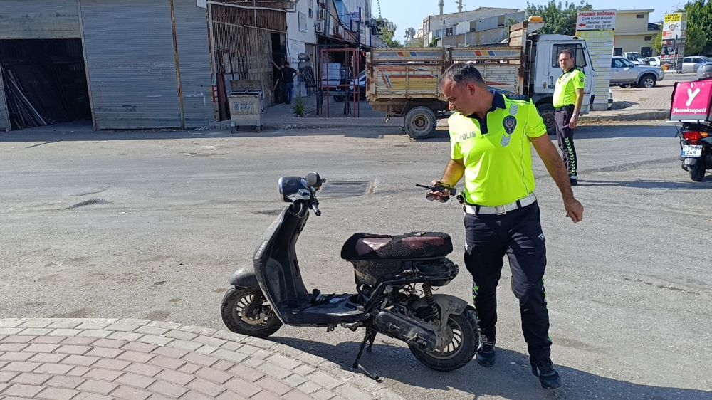 Manavgat'ta trafik kazası! Sürücü yaralandı