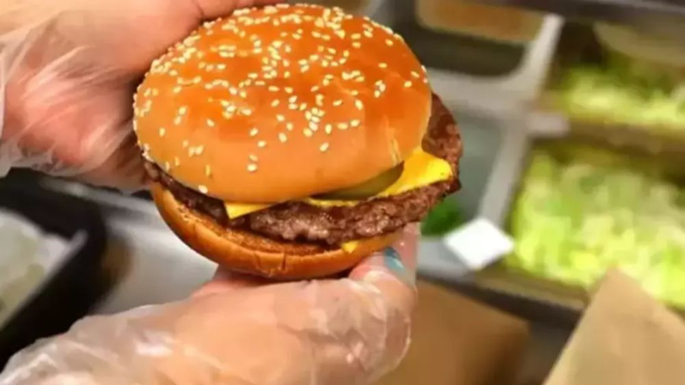 McDonald's Restoranlarında E.Coli Alarmı! McDonald's bazı malzemeleri...