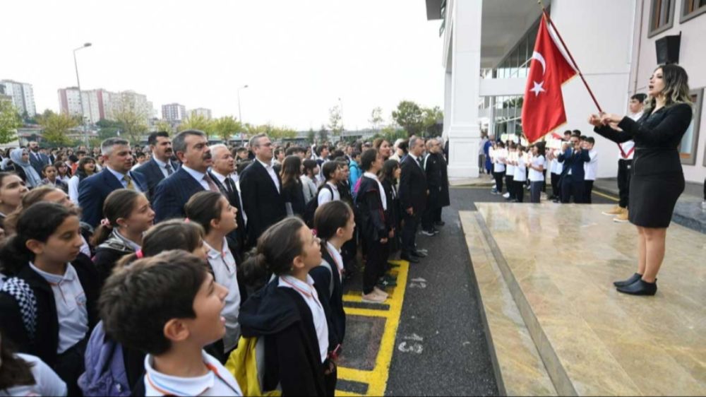 Milli Eğitim Bakanlığı,   İlk ders başlangıç   ve son ders  saatlerini kim belirleyecek   Valiliklere Genelge  Gönderdi 