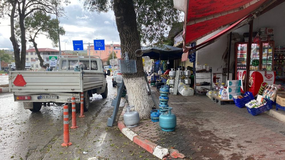 Samsun'da bir esnafa bıçaklı saldırı