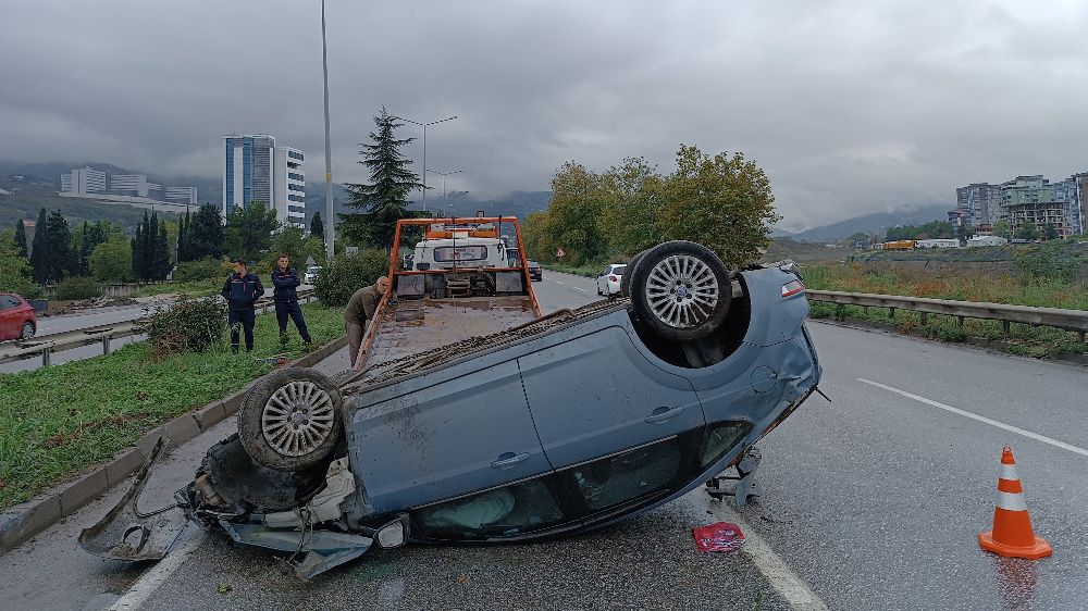 Samsun'da trafik kazası! Otomobil takla attı