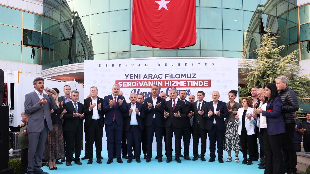 Serdivan Belediyesi 34 aracın tanıtım törenini gerçekleştirdi