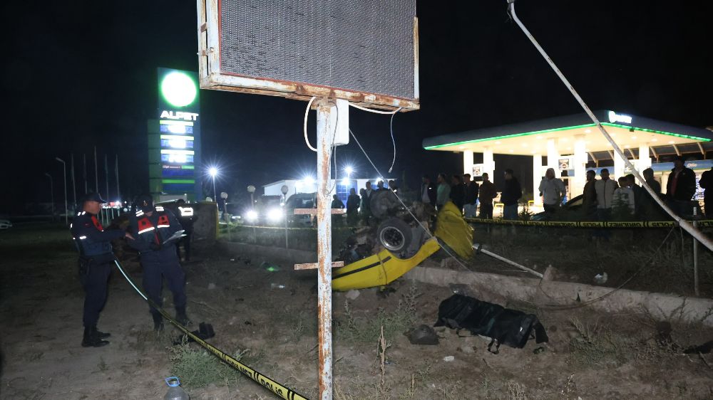 Son dakika kaza haberi! Nevşehir'de trafik kazası! İkiye bölündü 1 ölü 3 yaralı