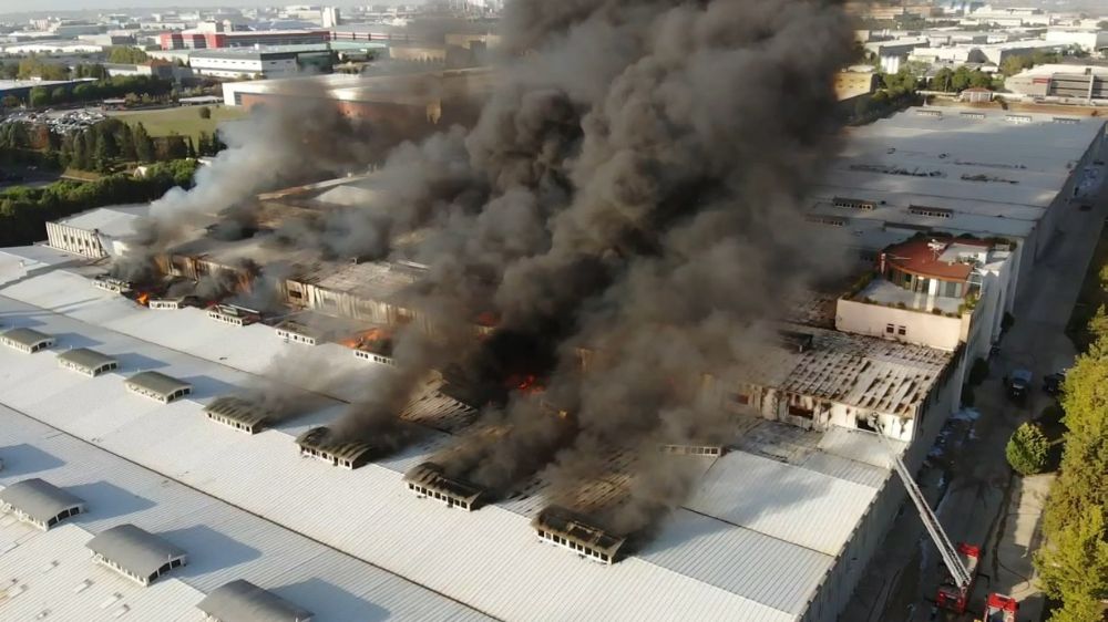 Son dakika yangın haberi! Tekirdağ'da fabrikadan dumanlar çıkıyor! 3 saatlik mücadele sürüyor