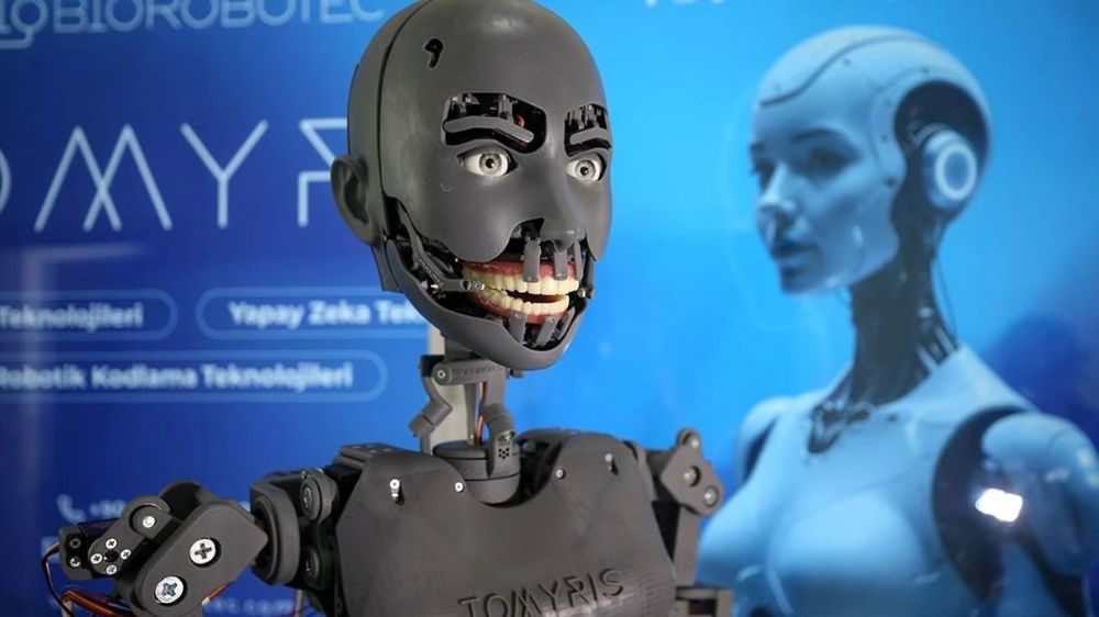 Türkiye'nin ilk gerçek insansı robotu ‘Tomyris’ 40 günde üretildi, 9 farklı mimik yapabiliyor ve konuşuyor!