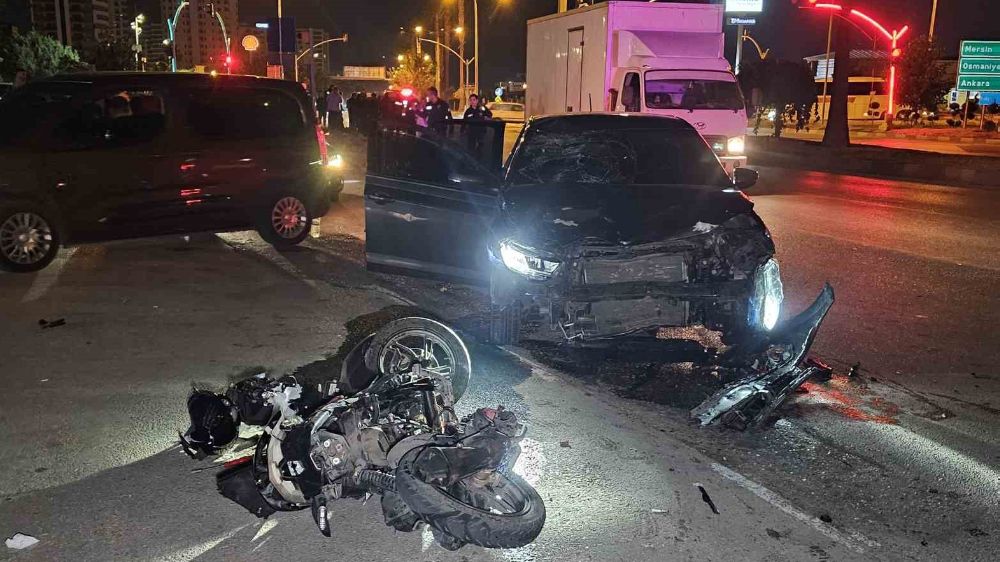 Adana’da motosiklet ile otomobilin çarpıştığı kazada  Motor Sürücüsü öldü