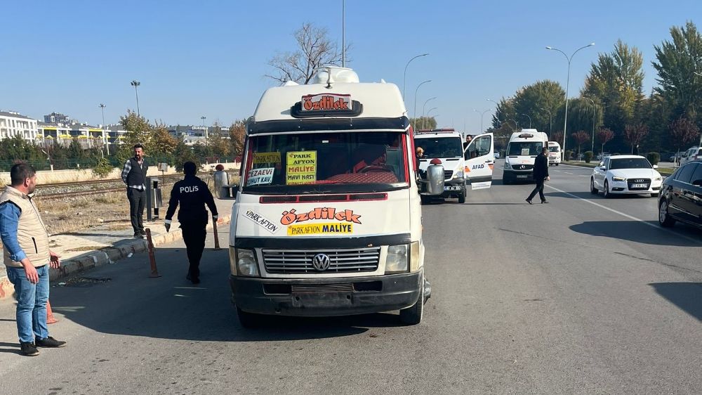 Afyonkarahisar'da 2 Kişiyi ezen minibüsün önceki kazası ortaya çıktı, sürücü tutuklandı