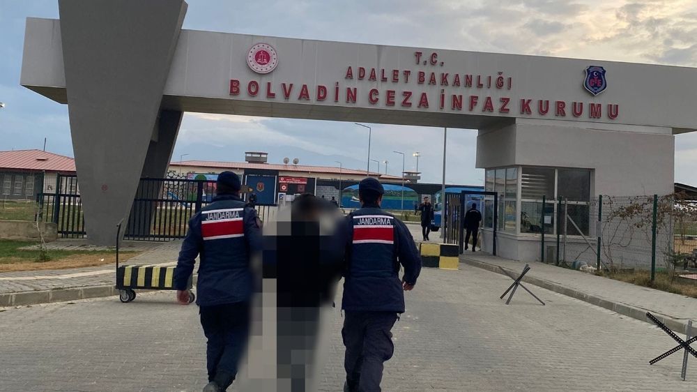 Afyonkarahisar'da arana şahıs jandarma tarafından yakalandı