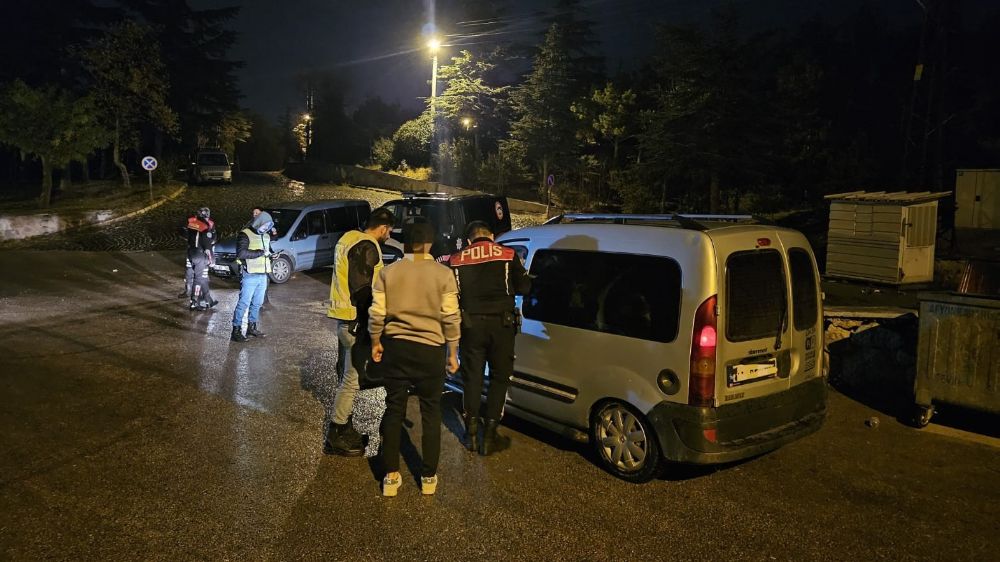 Afyonkarahisar’da mesirelik alanlara yönelik polis denetimleri devam ediyor