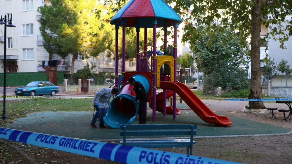 Antalya'da çocuk parkında silahlı saldırı İki kardeş yaralandı