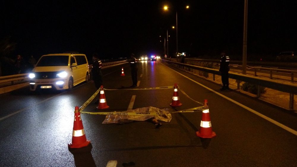  Antalya'da feci kaza Yayaya çarpan sürücü mesai arkadaşı çıktı