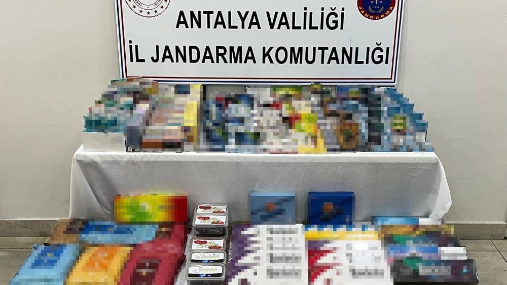 Antalya'da jandarma ekiplerinden kaçak sigara operasyonu 