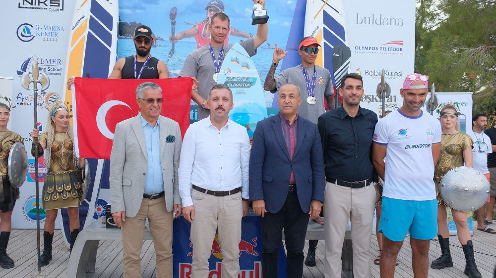 Antalya Kemer’de bu yıl ikincisi düzenlenen Sup Kupası Yarışları ödül töreni ile sona erdi.