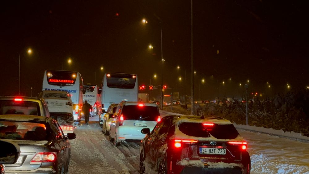 Bolu Dağı Tüneli Çıkışında Zincirleme Kaza! İstanbul İstikameti Ulaşıma Kapandı