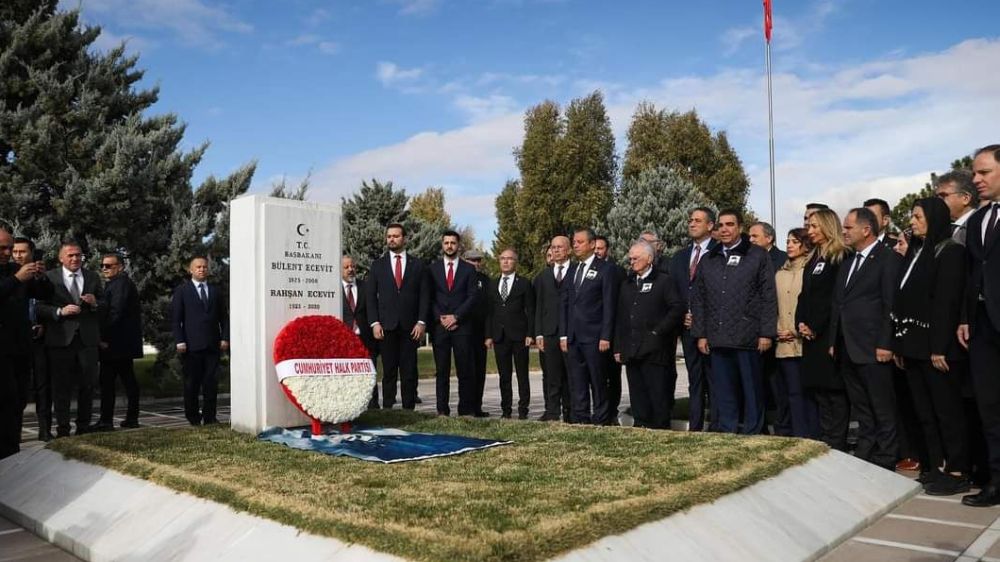 Bu Topraklardan Bir Karaoğlan Geçti  Eski Başbakanlardan Bülent Ecevit vefatının 18.yılında Anılıyor.