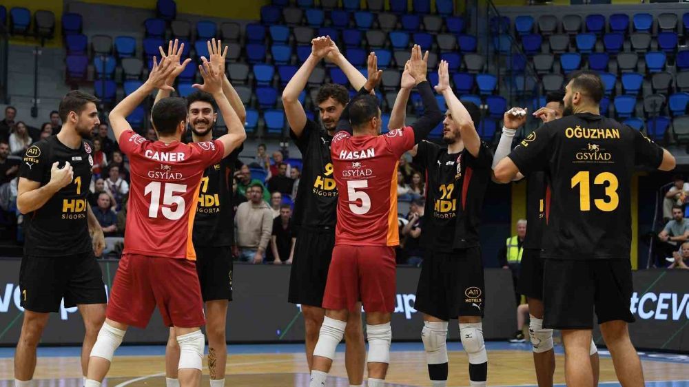 Galatasaray  Doludizgin  CEV Kupası: Fino Kaposvar: 2 - Galatasaray: 3