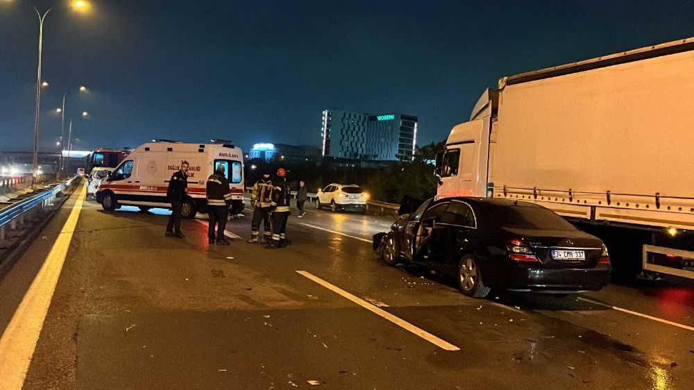  Gebze Geçişinde Zincirleme Kaza 10 Yaralı, İstanbul İstikametinde Trafik Yoğunluğu