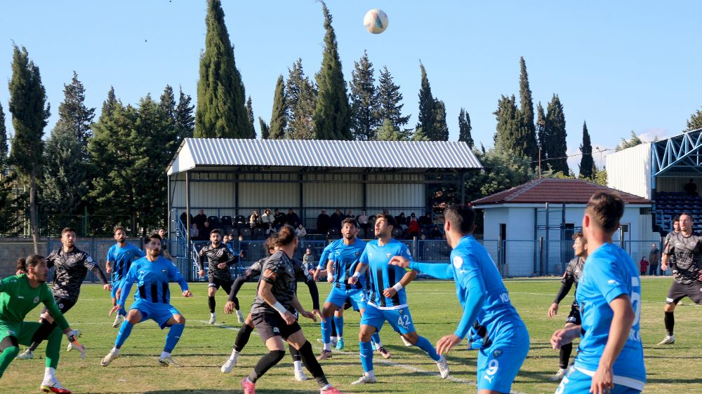 Karacabey Belediyespor Karaman FK maçı ne oldu? Karacabey Belediyespor Karaman FK maçı bitti mi, maç kaç kaç? 