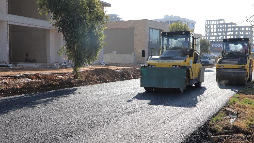 Kardeş Kentler Caddesi'ndeki kurp düzeltme ve altyapı yenileme çalışmaları tamamlandı