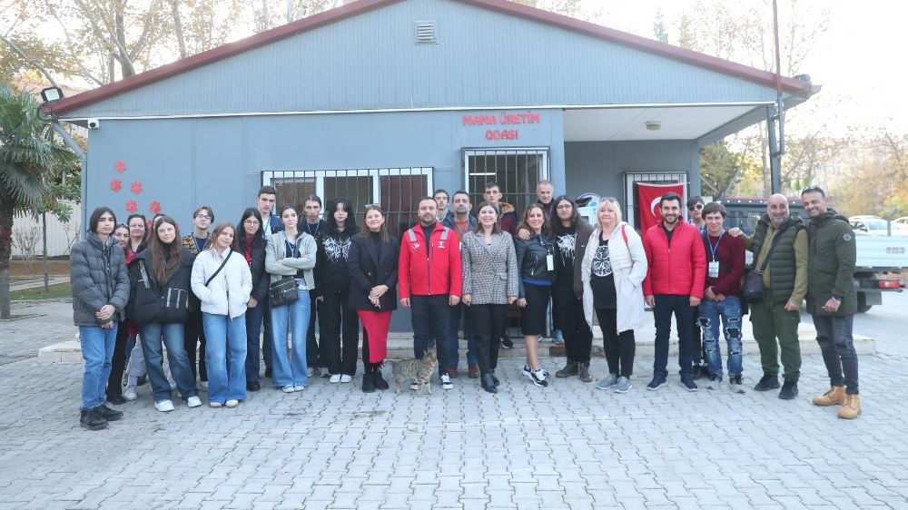 Merkezefendi Belediyesi, Erasmus öğrencilerine geri dönüşüm çalışmalarını tanıttı