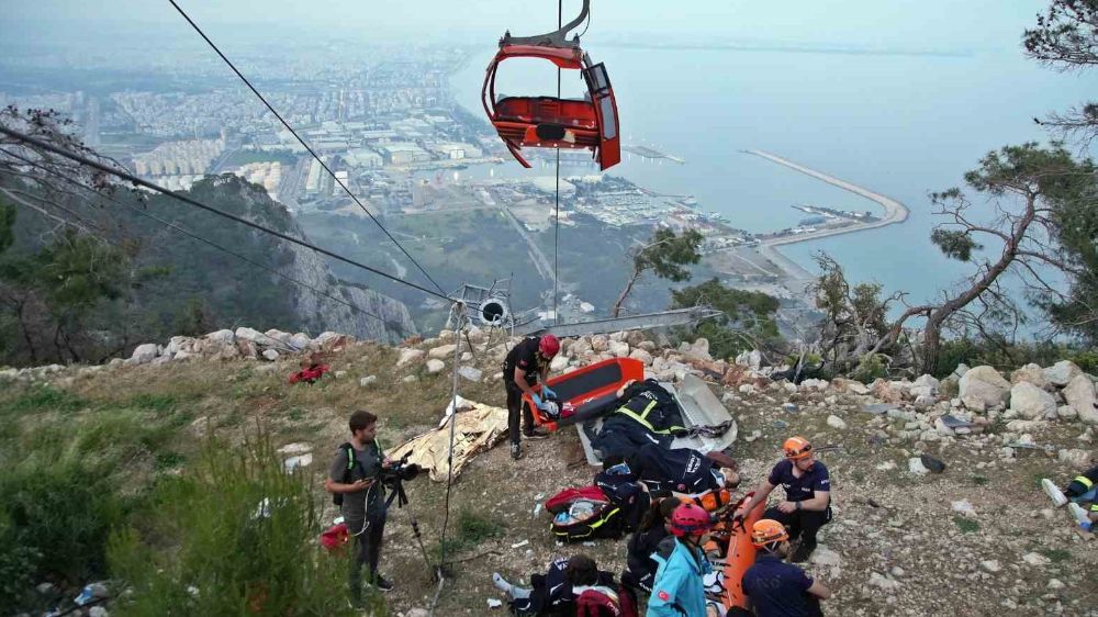 Teleferik kazası davasında,  Kepez Belediye Başkanı CHP’li Mesut Kocagöz’ün de aralarında olduğu 5’i tutuklu 12 sanığın yargılanmasına, devam edildi 