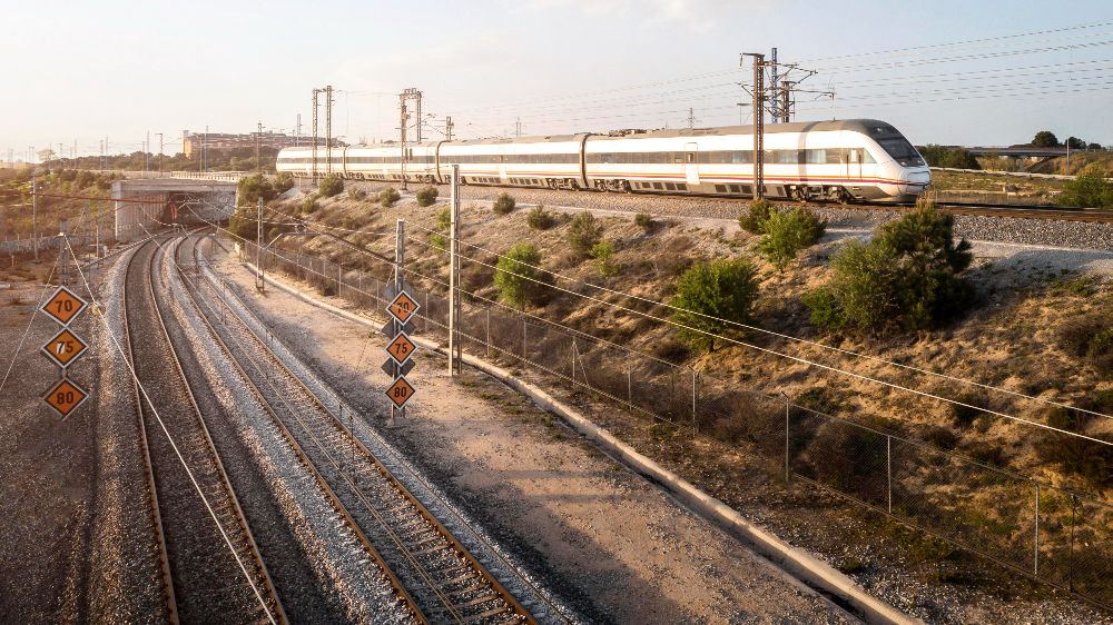 Tren Rayları Arası Mesafe Neden 143,5 cm? İşte tren raylarındaki detaylar