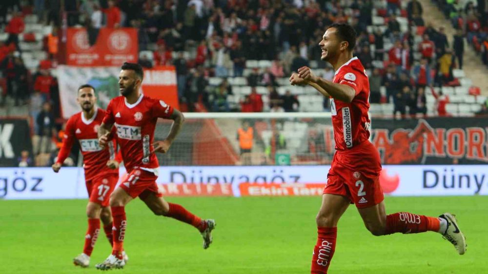 Trendyol Süper Lig: Antalyaspor: 2 - Sivasspor: 1 (Maç sonucu)