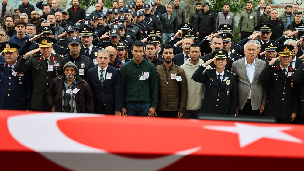 Adana'da Şehit olan polis memuru Mustafa Akgül, son yolculuğuna uğurlandı